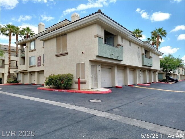 Building Photo - RESORT STYLE LIVING IN SOUTHWEST GATED COM... Unit 108 Rental