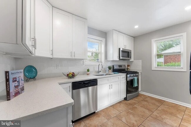 Photo - 2711 Edfeldt Dr