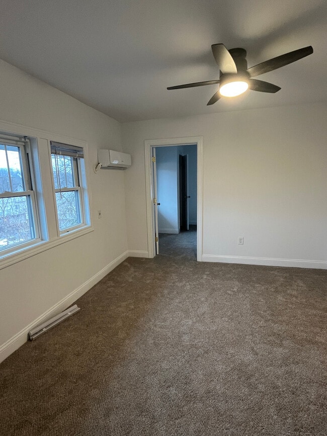 Photo - 417 N Main St