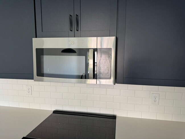 Photo - 1073 SW Benchor Ave