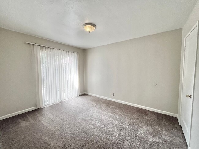 Photo - 1707-1709 Madrone Avenue Unit 1707
