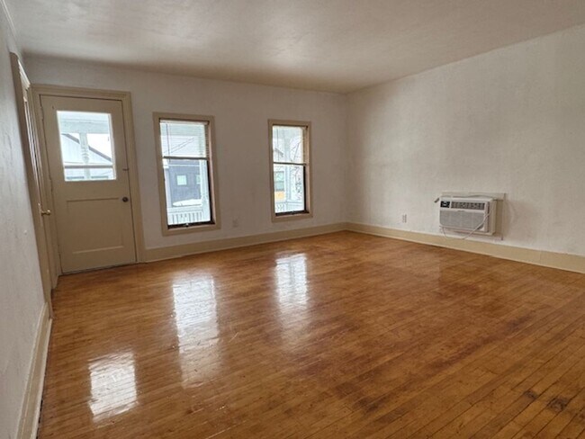 Photo - 654 Jefferson St Unidad 654 A Jefferson