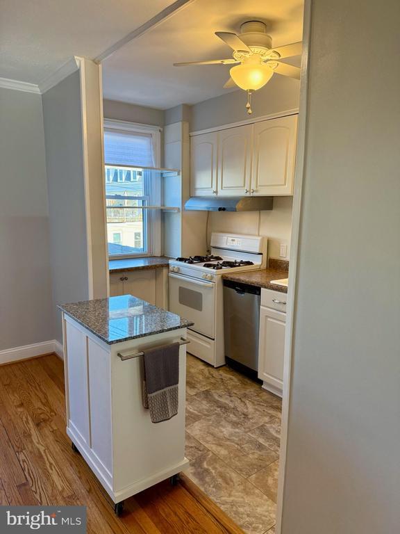 Photo - 3613 Parkdale Ave