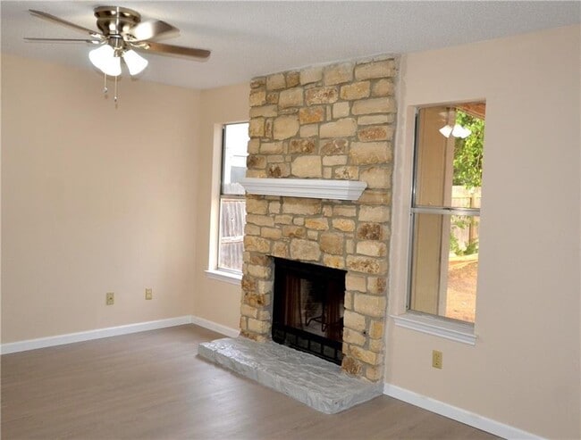 Photo - 13903 Lothian Dr