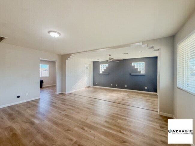 Photo - Exceptional 3/2 El Mirage Home - Spacious,...
