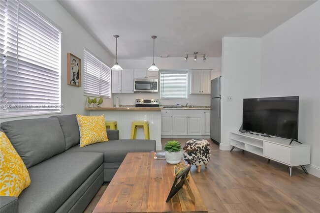Photo - 1101 SW 30th St Unit 1-2