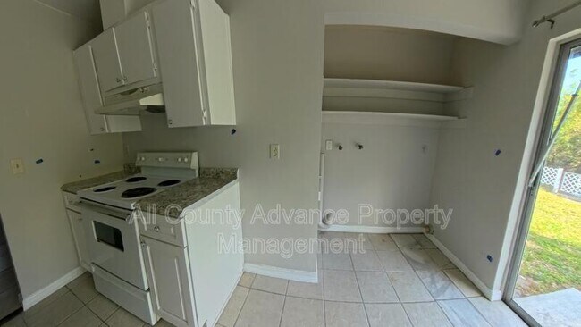 Photo - 627 Wildwood Way