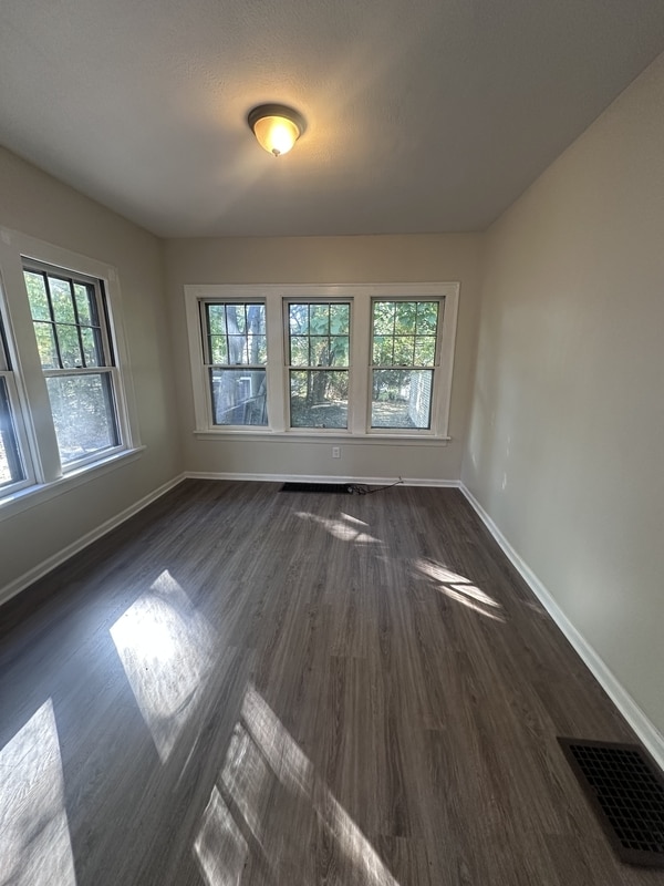 Photo - 1054 Yellowstone Rd