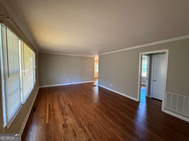 Photo - 1885 Crystal Dr