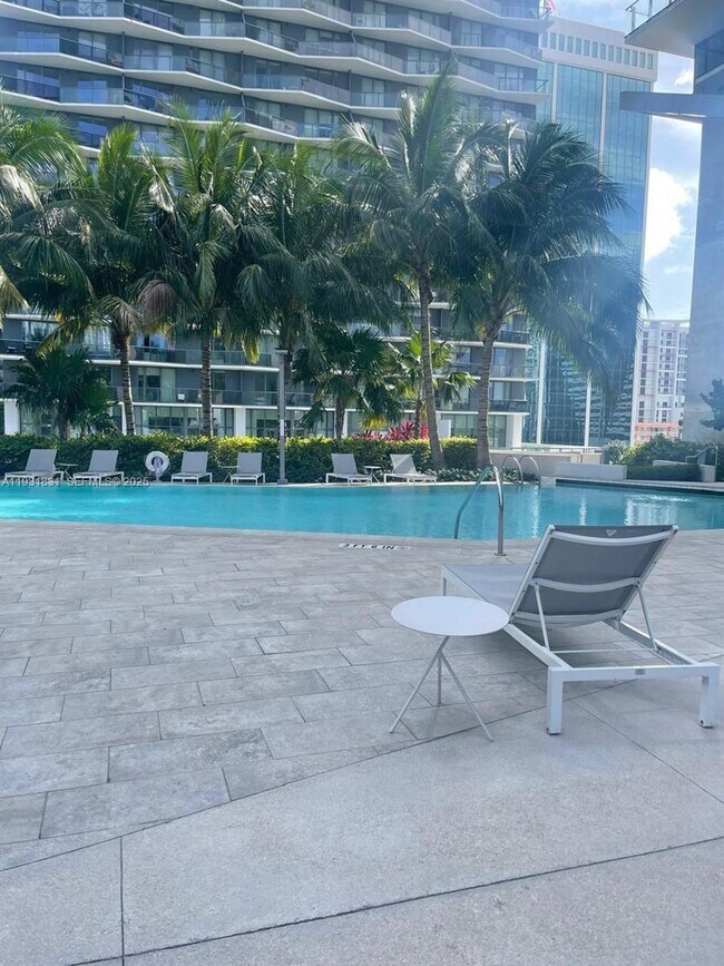 Photo - 88 SW 7th St Unidad 2708