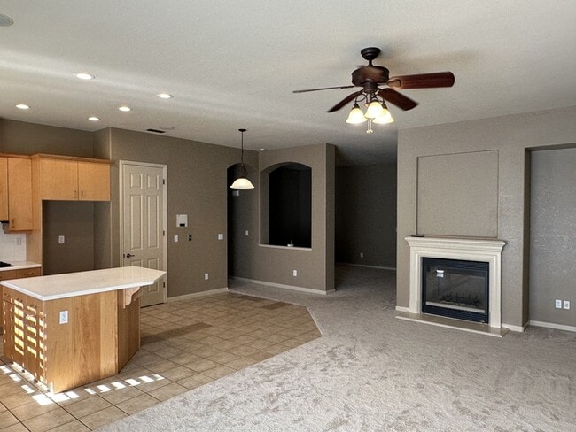 Photo - Manteca living in Bella Vista!