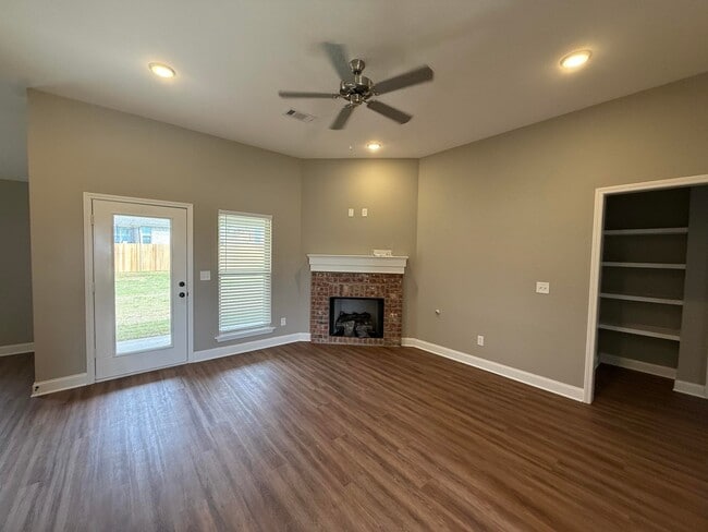 Photo - 116 Madisonville Dr