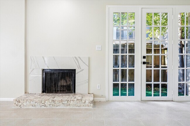 Photo - 2100 Tanglewilde St Unit 195