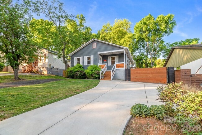 Photo - 812 E 18th St