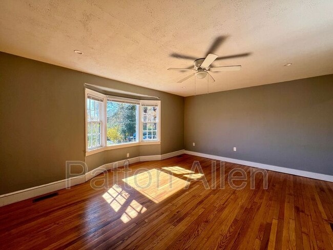 Photo - 15 Allen Ave