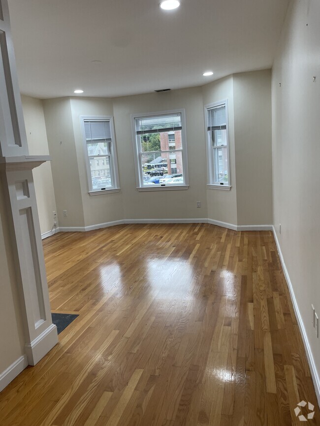 Building Photo - 11 Bemis Rd Unit 4 Rental