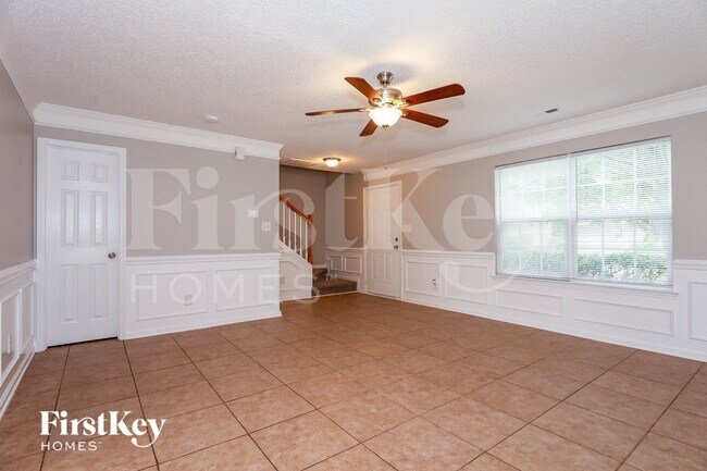 Photo - 2422 Fairstone Ave