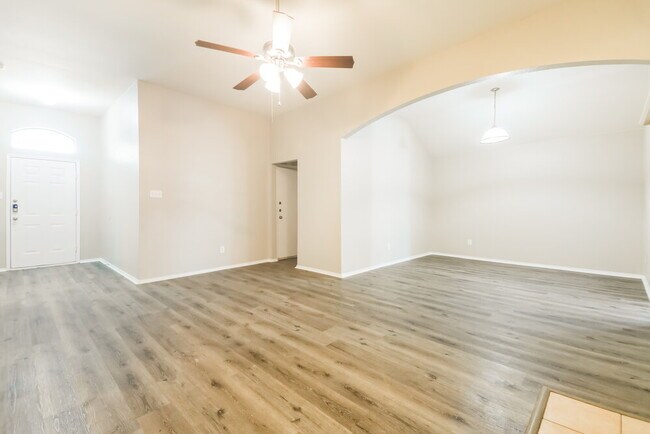1328 Riviera Dr