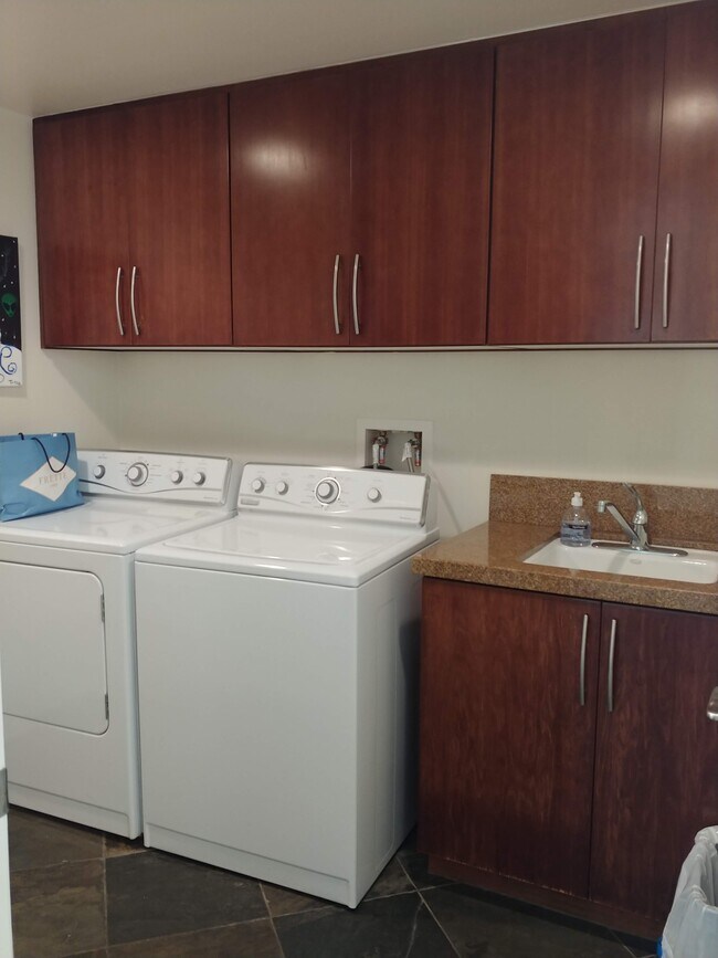 409 N Avenida Caballeros