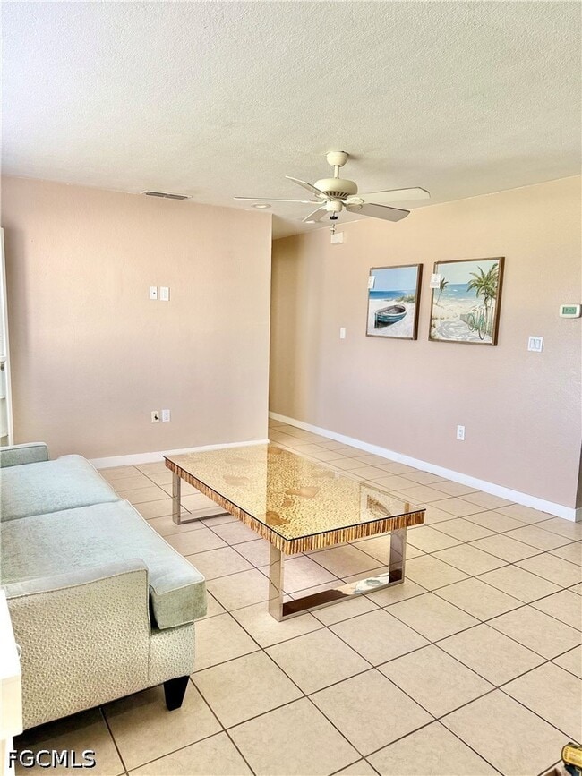 Photo - 7313 Lobelia Rd