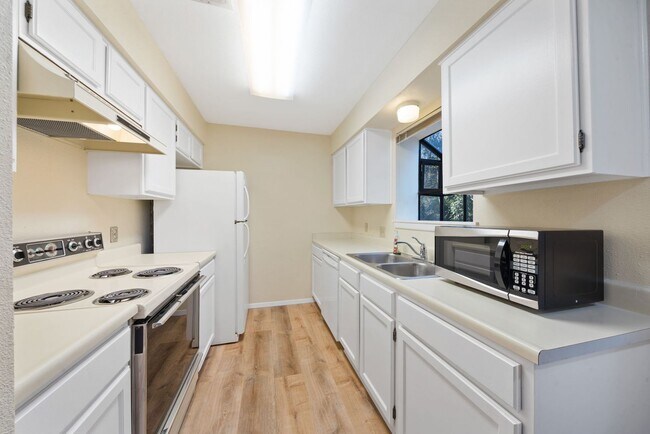 Photo - 2 Bedroom/2 bath Whispering Oaks Subdivision