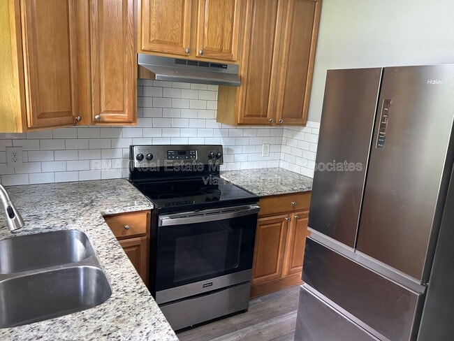 Photo - 254 N McDonough Rd