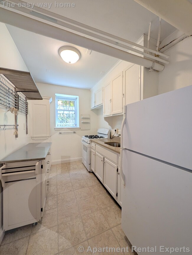 Building Photo - 16 Ware St Unit #B