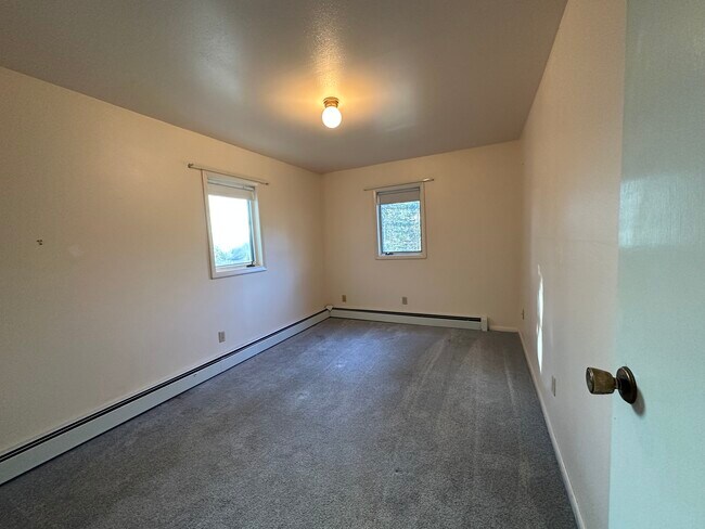 Photo - 5685 Thane Rd