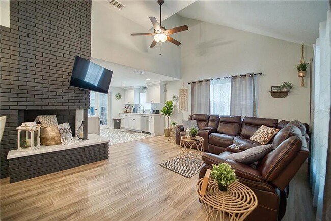 Photo - 114 Arkwright Dr