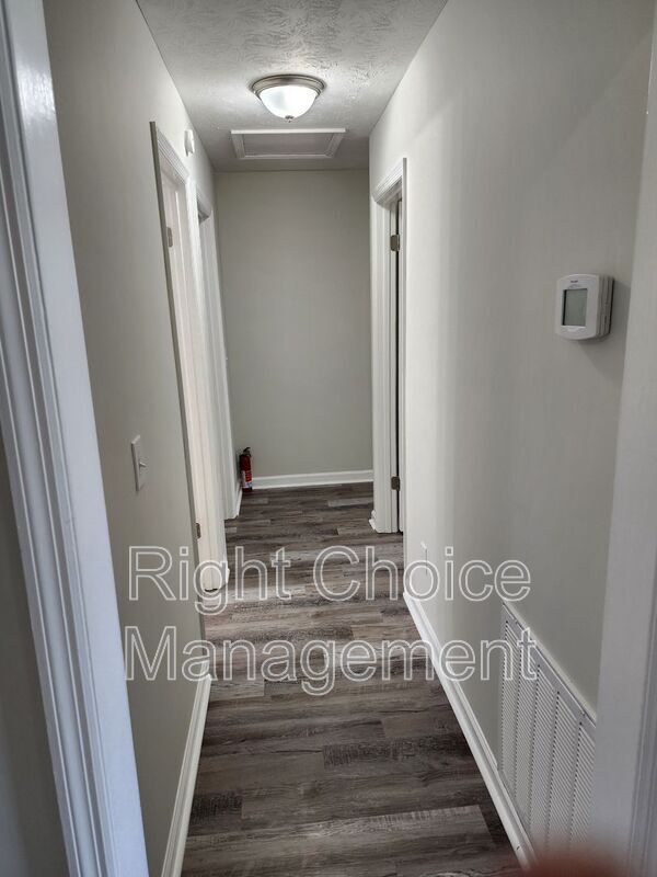 Photo - 3034 Lansing Ave