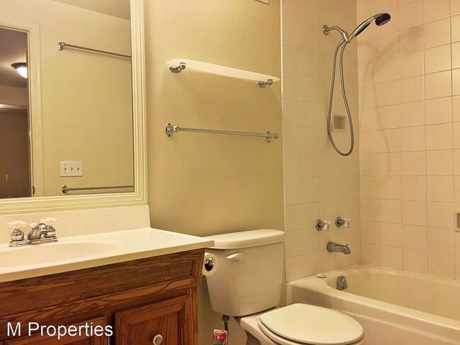 Photo - 728 Diamond St