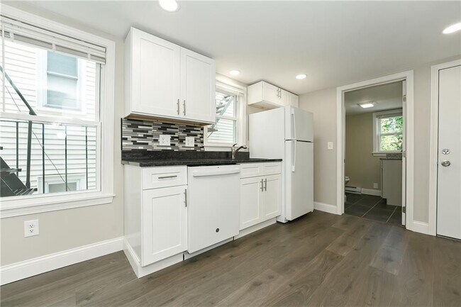 71 St Elizabeth St Unit 2