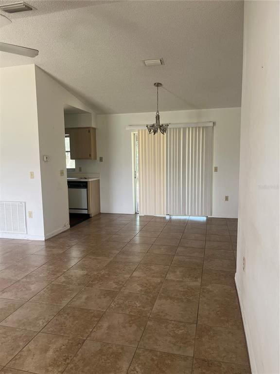 Photo - 1585 Triangle Dr