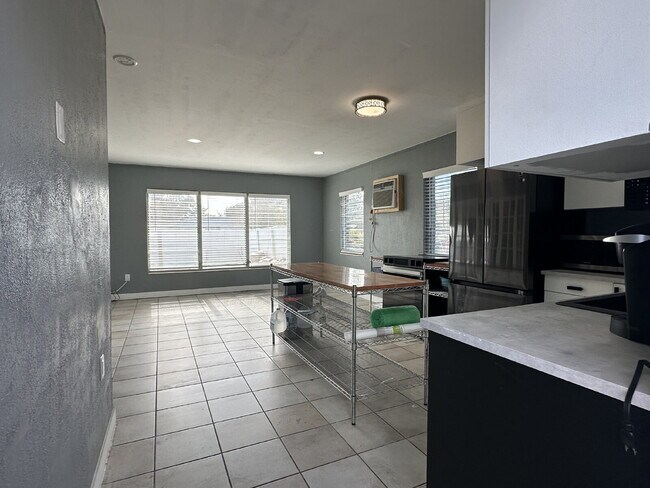 Photo - "Charming 1-Bedroom in Port Charlotte's Tranquil Setting"