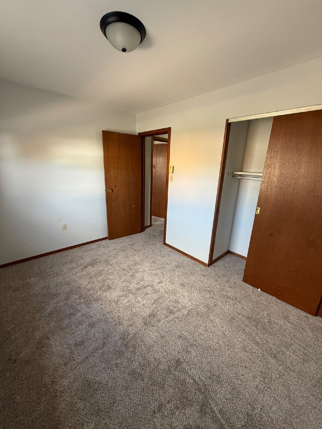 Building Photo - 2-Bedroom Gem in Versailles, OH!" Unit 6