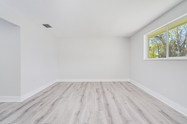 Photo - Fully Remodeled 2-Bedroom Home in Prime Or...