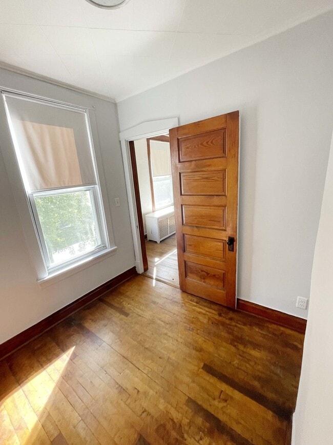 Photo - 2642 N Springfield Ave Unit 2FL