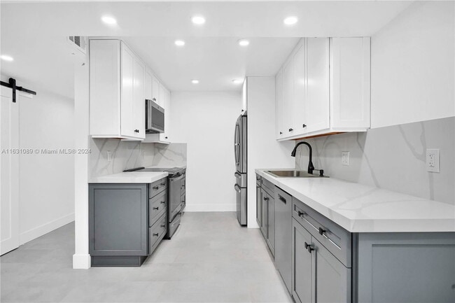 Photo - 4600 SW 67th Ave