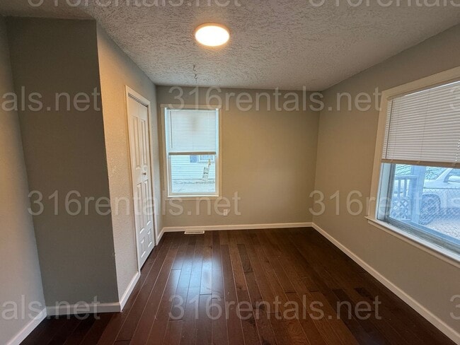 Photo - $1400 - 4 bedroom / 2 bathroom - Single Family Home