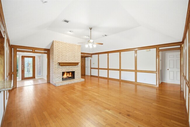 Photo - 15911 Moonrock Dr