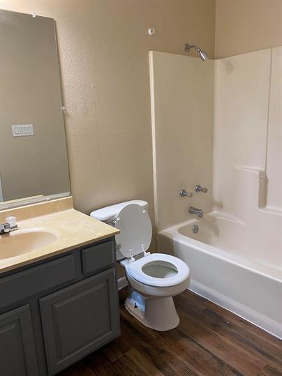 Photo - 139 Elm St Unidad 206