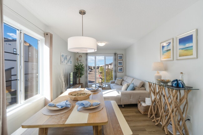 Photo - 1203 163 St SW