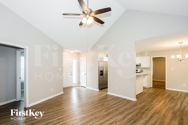 Photo - 109 W Bank Dr