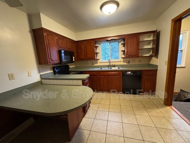 Photo - 1857-1859-1859 Cromwell Dr