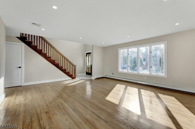 Photo - 535 Orchard Ave