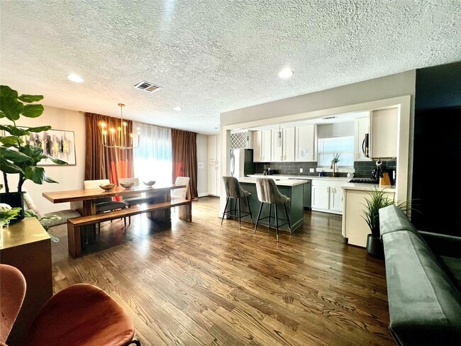 Photo - 5719 Viking Dr