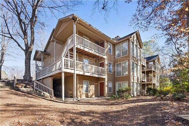 906 Country Park Dr