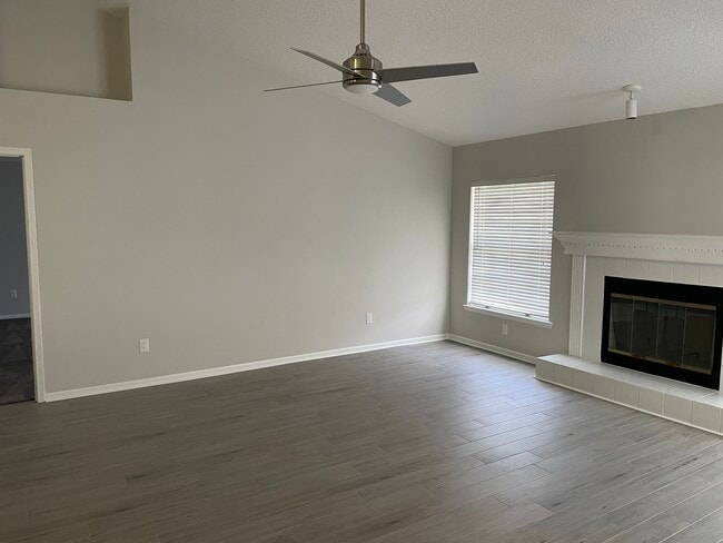 Photo - 65 Waterbridge Pl