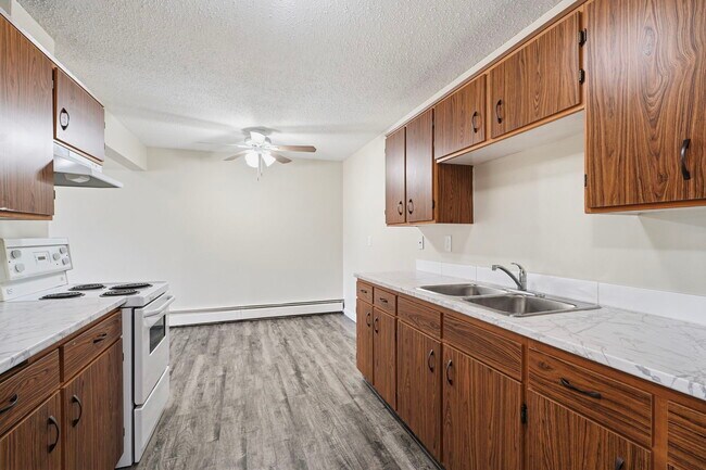 Photo - Heather Lee Apartments