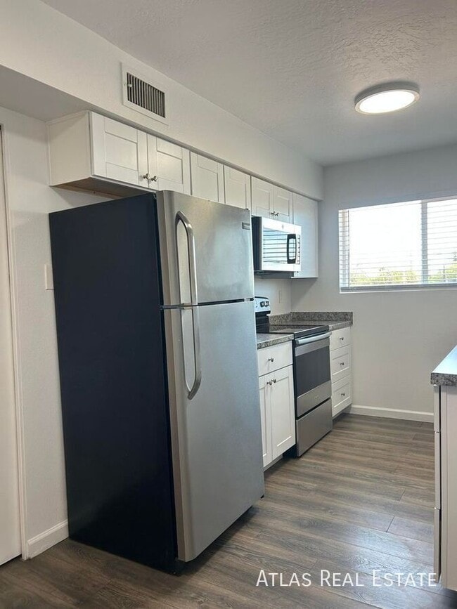 Photo - 1045 E University Dr Unit 202